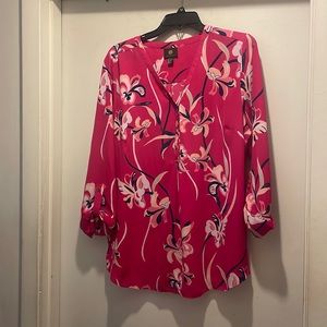 Like new! Pink floral polyester blouse